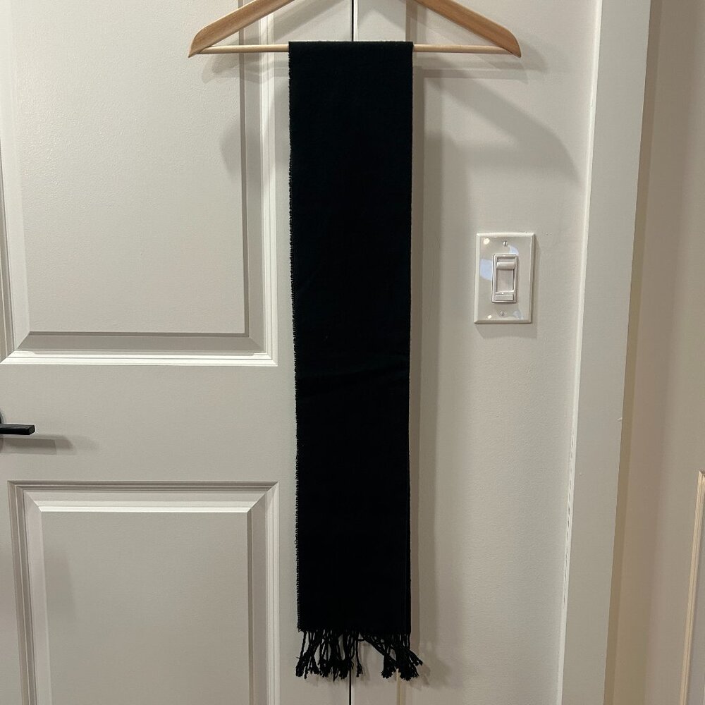 David and Young, Softer Than Cashmere Scarf (Black)